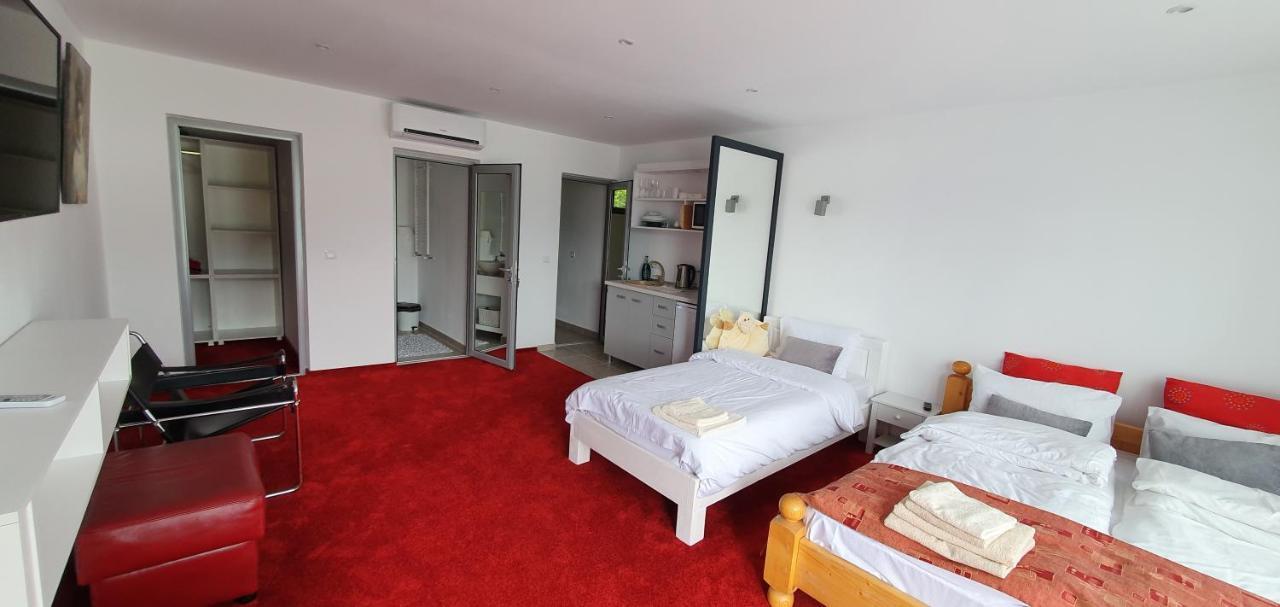 Modern Rooms Колібіца Екстер'єр фото
